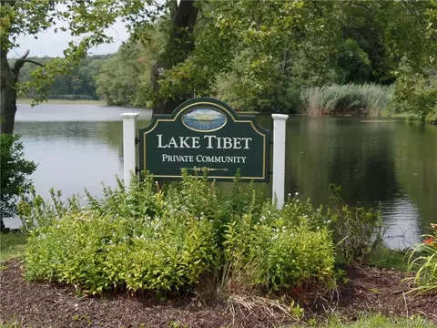 161 Tibet Dr, Kent, NY 10512