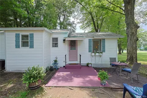 16 Gardenia Cir #16, Beekman, NY 12533
