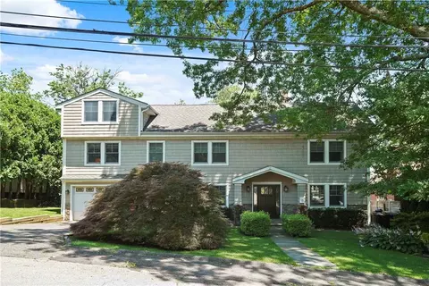 11 Roundhill Dr, Yonkers, NY 10710