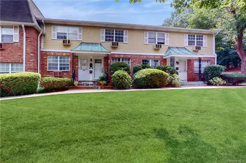 203 Parkside Dr, Ramapo, NY 10901