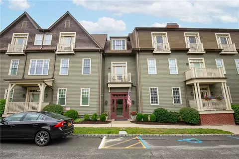 19 Cropsey St #1A, Warwick, NY 10990