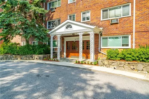 828 Pelhamdale Ave #1L, New Rochelle, NY 10801