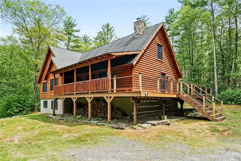 44 Summit Dr, Highland, NY 12792