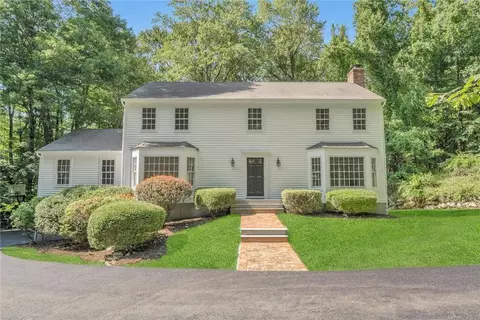 32 Hoyt Rd, Pound Ridge, NY 10576