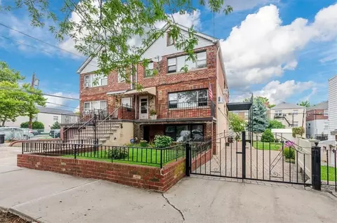 1662 Tomlinson Ave, New York, NY 10461