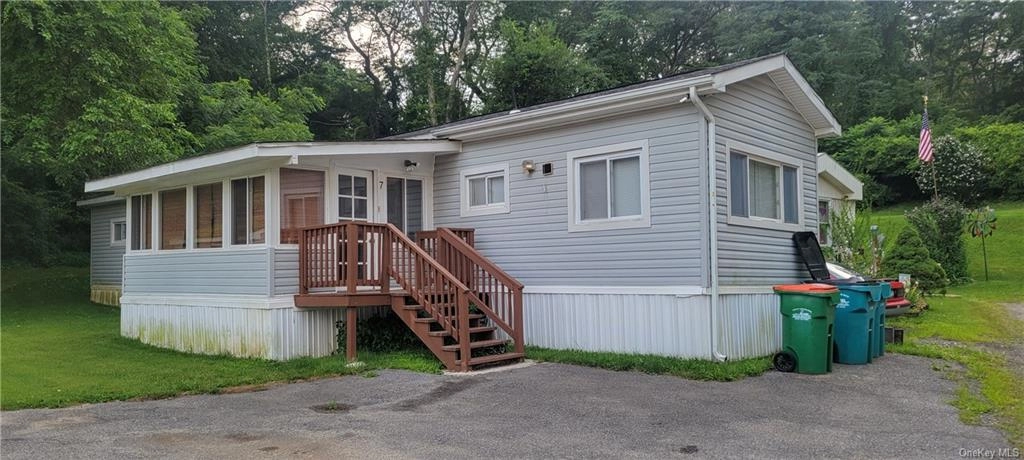 723 Beekman Rd Unit 7  
