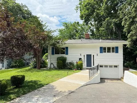 6 Coolidge St, Larchmont, NY 10538