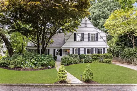 16 Burkewood Rd, Mount Vernon, NY 10552