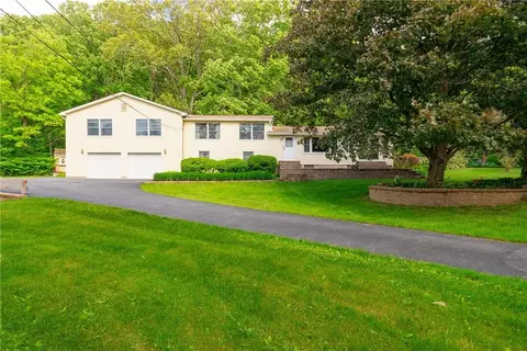 511 Cedar Ln, Staatsburg, NY 12580