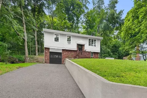 3845 Wood St, Yorktown, NY 10535