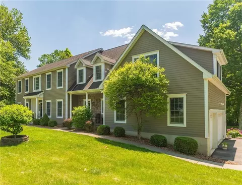 29 Woodview Rd, La Grange, NY 12603