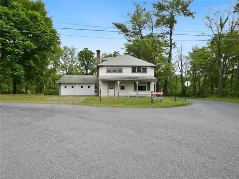 1 Lower Whitfield Rd, Rochester, NY 12404