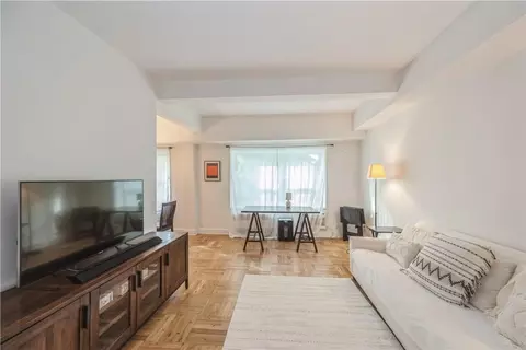 2 Bronxville Rd #1F, Yonkers, NY 10708