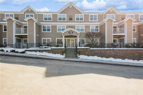 100 Woodcrest Ln #125, Mount Kisco, NY 10549