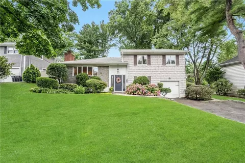 21 Rutledge Rd, Scarsdale, NY 10583