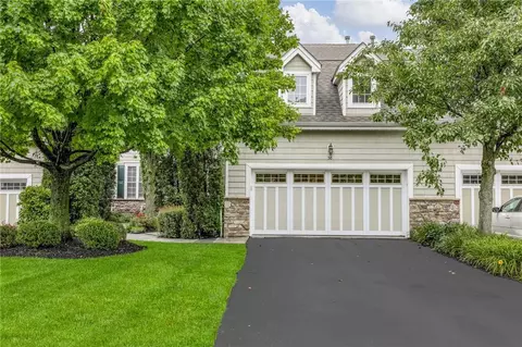 58 Pinehurst Cir, Monroe, NY 10950