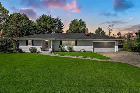 16 Weather Oak Hill Rd, New Windsor, NY 12553
