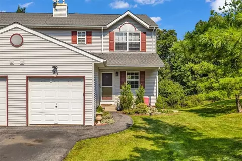 40 Lois Ln, Monroe, NY 10950