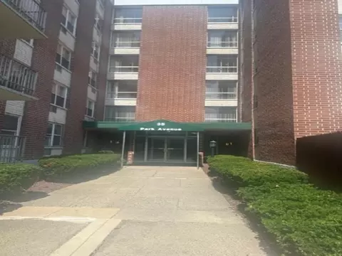 35 Park Ave #1M, Ramapo, NY 10901