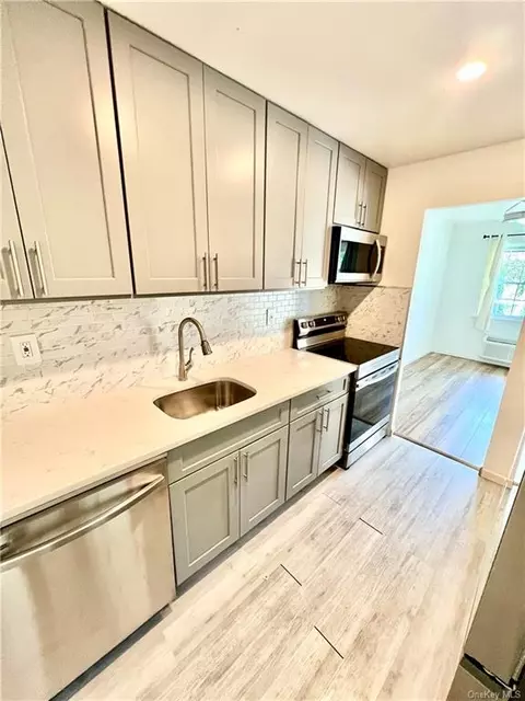 408 Carpenter Ave #6, Newburgh, NY 12550