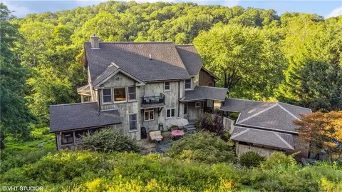 69 Miller Hill Rd, East Fishkill, NY 12533