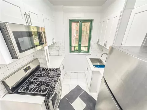 5 Metropolitan Oval #1A, New York, NY 10462