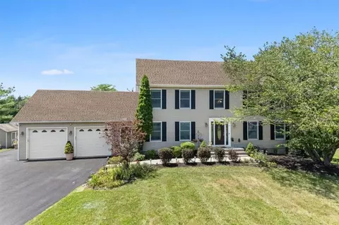 12 Overlook Dr, Hamptonburgh, NY 10992