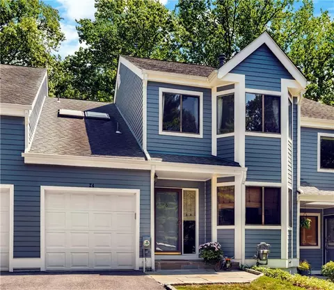 24 Westwood Cir, Greenburgh, NY 10533
