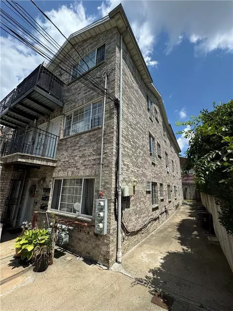 3164 Fenton Ave, New York, NY 10469