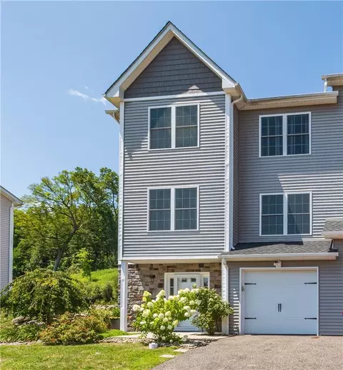 901 Evergreen Ct, New Windsor, NY 12553