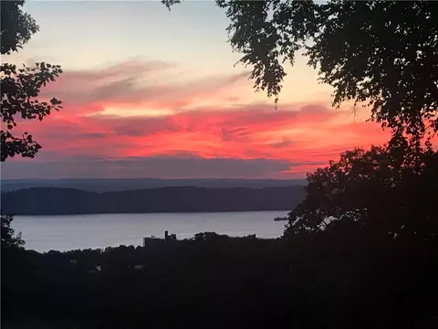 213 Law Rd, Briarcliff Manor, NY 10510