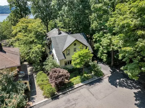 43 North Dr, Greenburgh, NY 10522