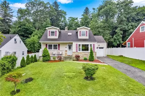 955 Parkway Pl, Peekskill, NY 10566