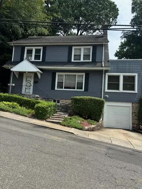 32 Lewis Pkwy, Yonkers, NY 10705