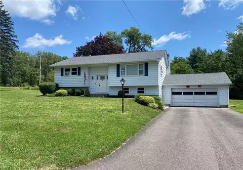 6 Snowden Dr, Walden, NY 12586