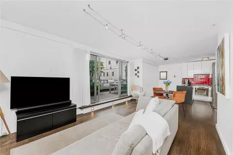 209 E 56th St #11M, New York, NY 10022