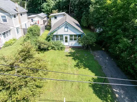 39 Lakeview Rd, Lewisboro, NY 10590