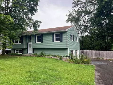 75 S Gate Dr, Poughkeepsie, NY 12601