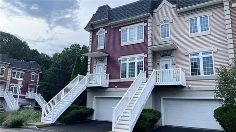 54 Alexander Ct, Clarkstown, NY 10954
