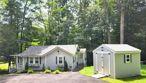 91 W Sullivan Pl, Bethel, NY 12720