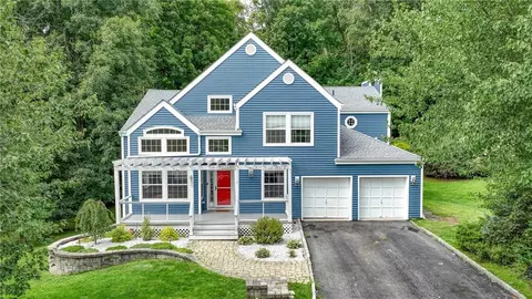 280 Rockwood Ct, Yorktown, NY 10598