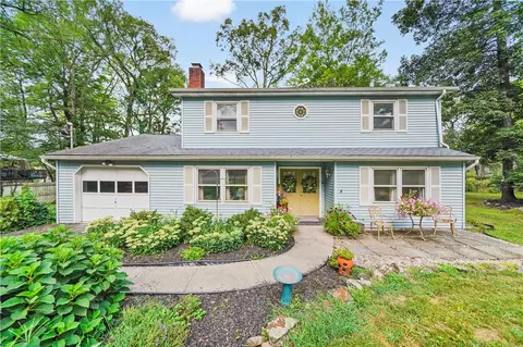 383 Chestnut Ave, New Windsor, NY 12553