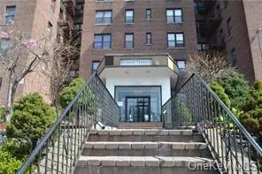 650 Warburton Ave #4C, Yonkers, NY 10701