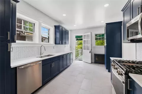 76 Reynolds St, New York, NY 10464