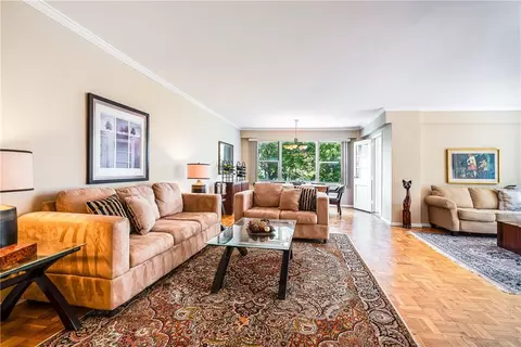 1200 Midland Ave #4B, Bronxville, NY 10708