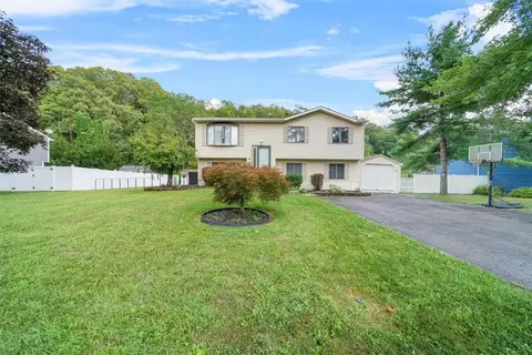 22 Capital Dr, Washingtonville, NY 10992