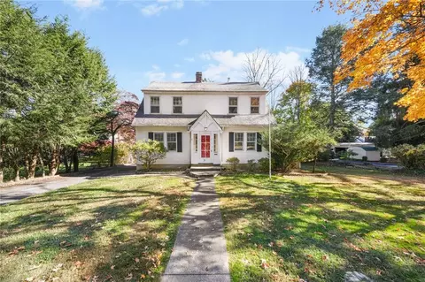31 Sarles Ln, Mount Pleasant, NY 10570