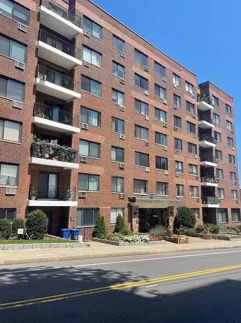 25 Lake St #5C, White Plains, NY 10603