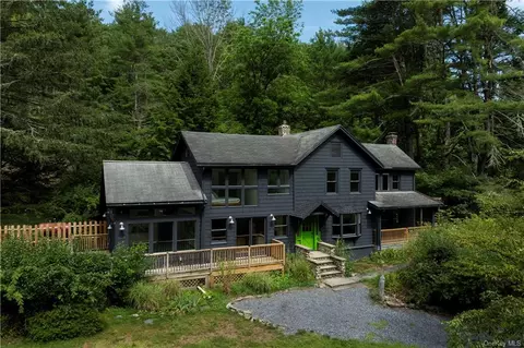 1 Shingle Kill Ct, Deerpark, NY 12780