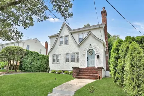 437 Third Ave, Pelham, NY 10803